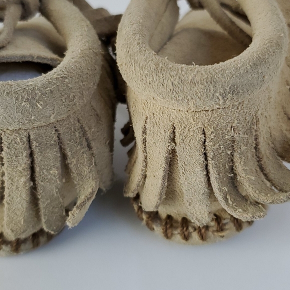 Minnetonka Fringe Baby Bootie Tan - Picture 8 of 13